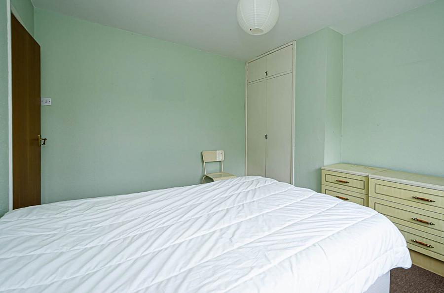 36 Downshire Park East