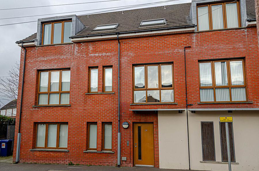 Apt 4 Cherryville Street