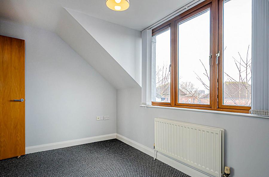 Apt 4 Cherryville Street