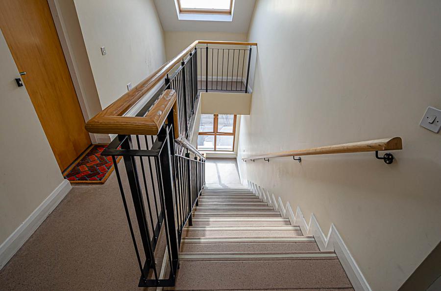 Apt 4 Cherryville Street