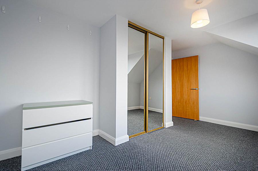 Apt 4 Cherryville Street