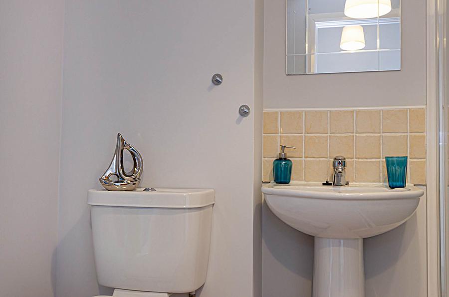 Apt 4 Cherryville Street