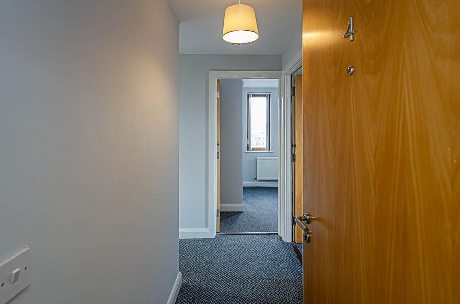 Apt 4 Cherryville Street