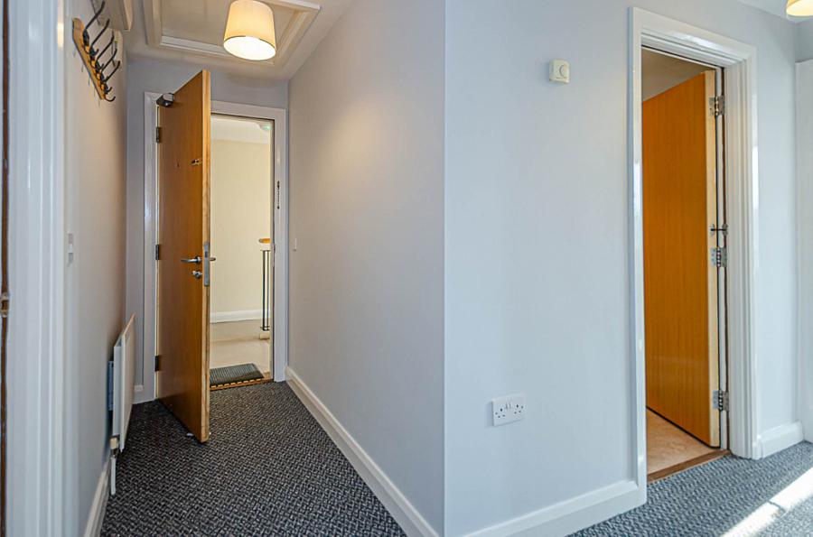 Apt 4 Cherryville Street