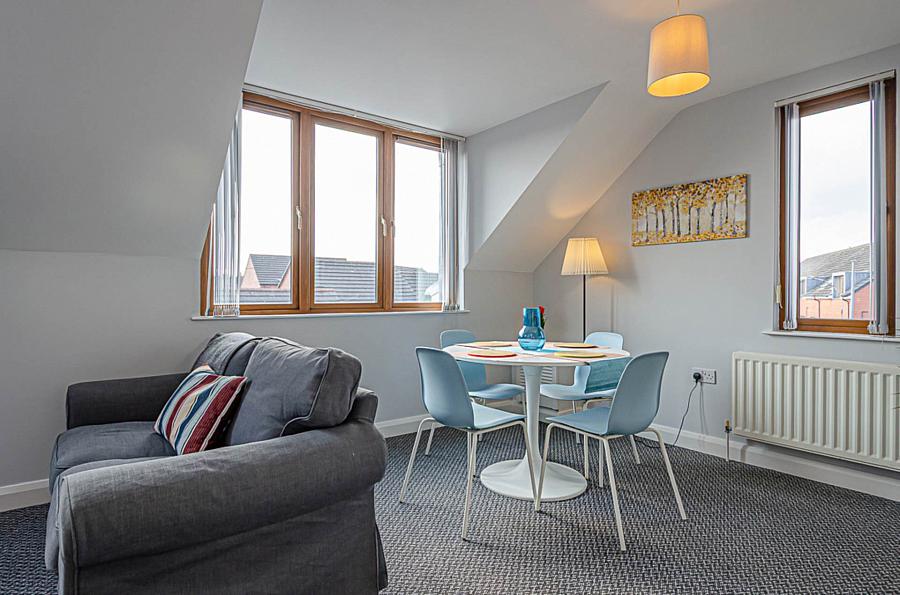 Apt 4 Cherryville Street