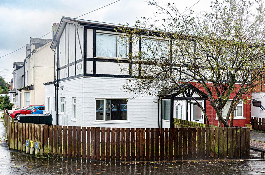 19 Inverary Drive, sydenham, belfast, BT4 1RB