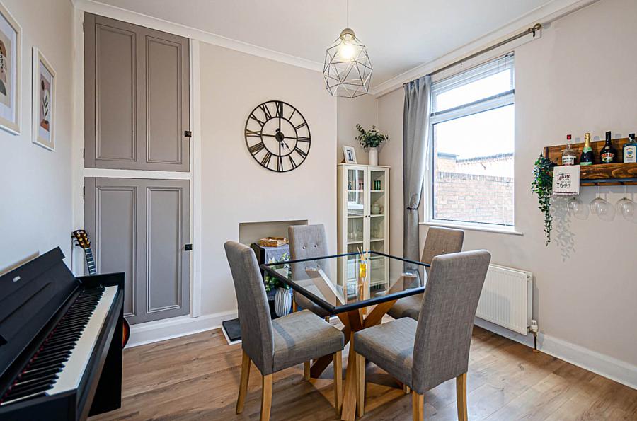 142 Ravenhill Avenue