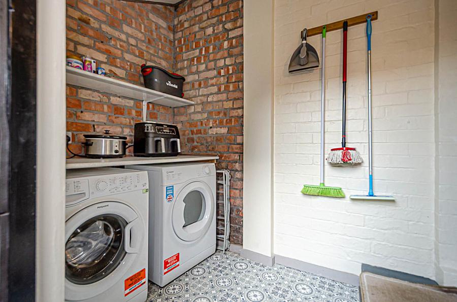 142 Ravenhill Avenue