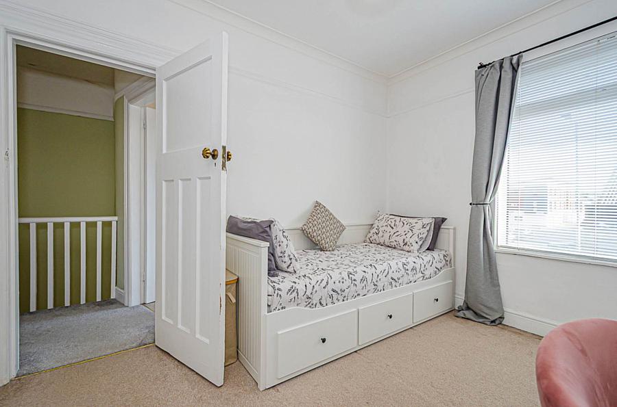 142 Ravenhill Avenue