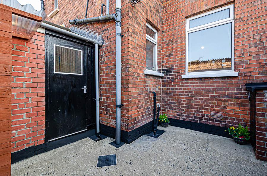 142 Ravenhill Avenue