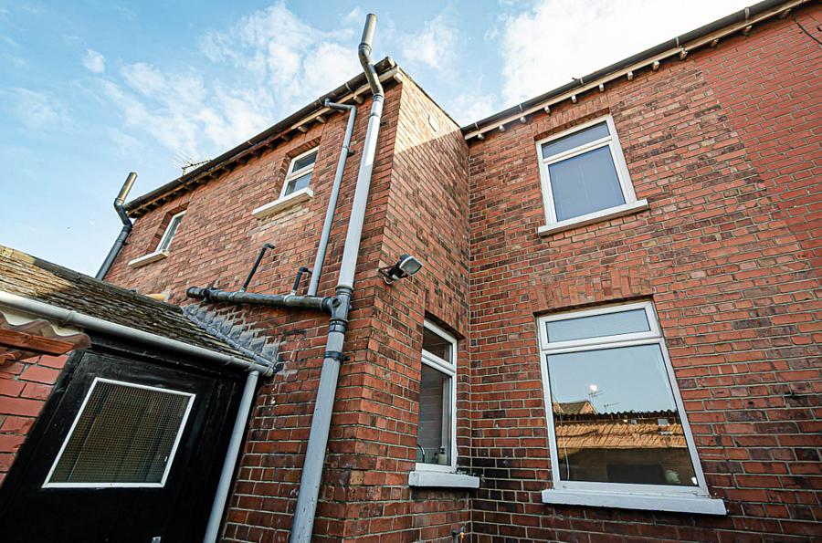 142 Ravenhill Avenue