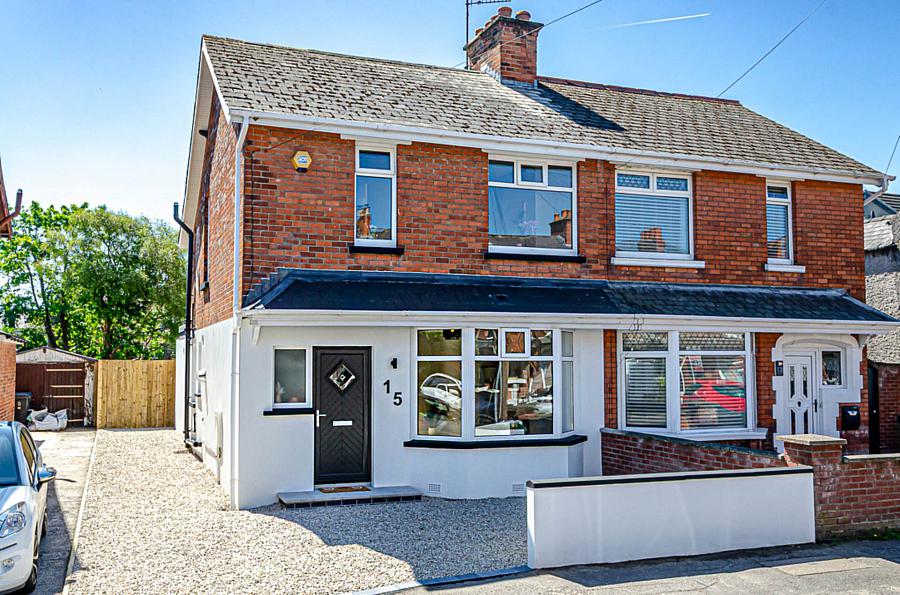 15 Hillsborough Drive, Belfast, BT6 9DS