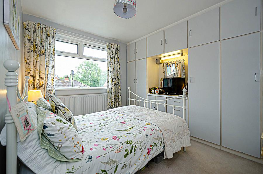 19 Abbey Park