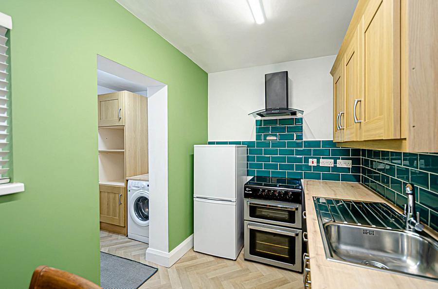 4 Foxglove Street