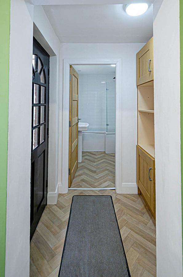4 Foxglove Street