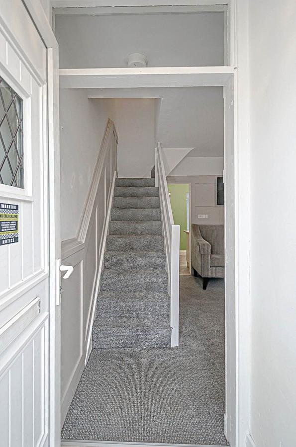 4 Foxglove Street
