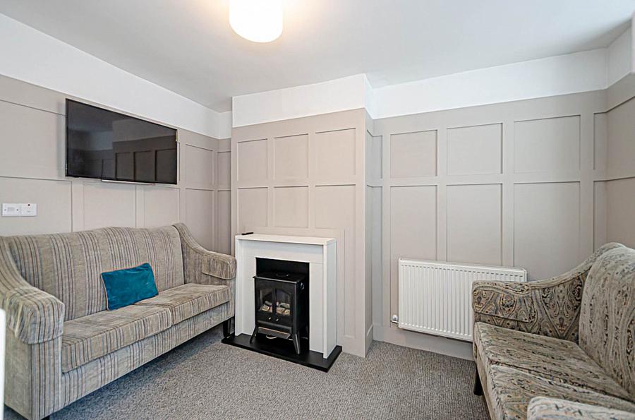 4 Foxglove Street