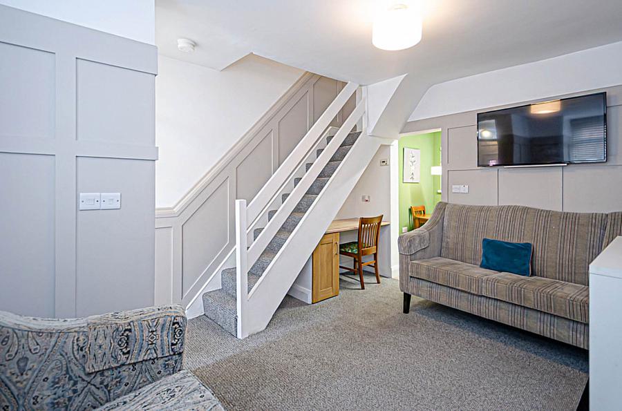 4 Foxglove Street