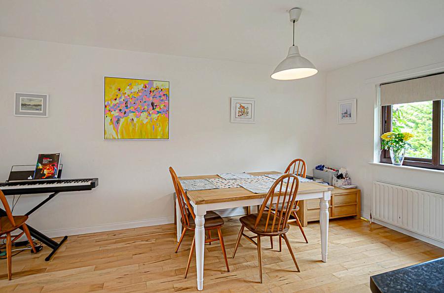 2 Thornhill Grove
