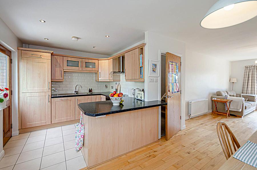 2 Thornhill Grove