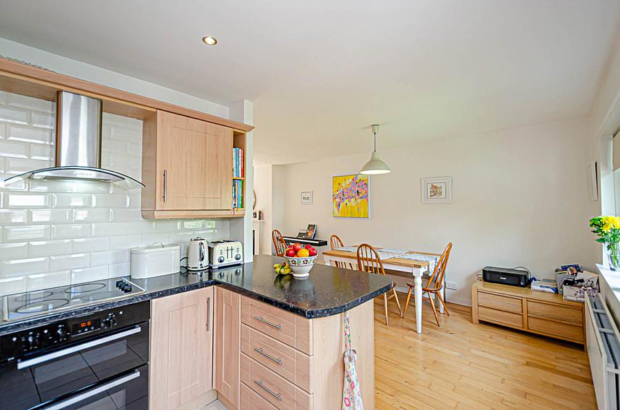 2 Thornhill Grove