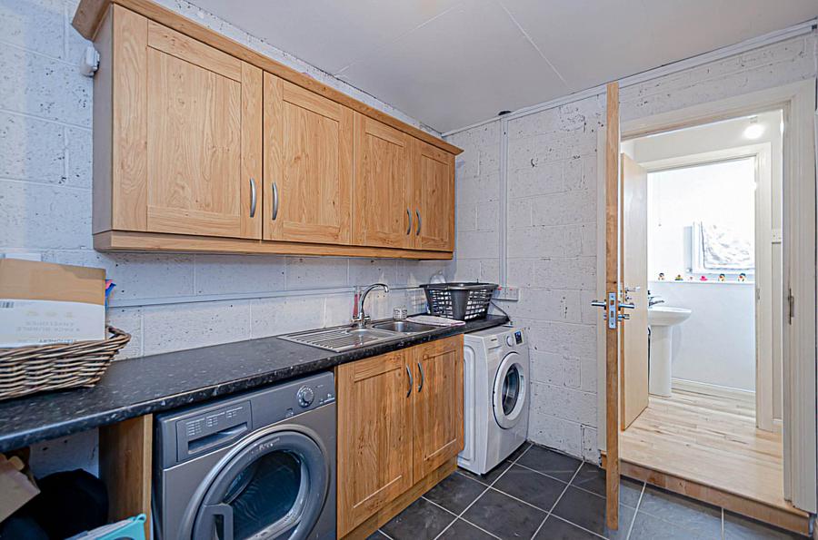 2 Thornhill Grove