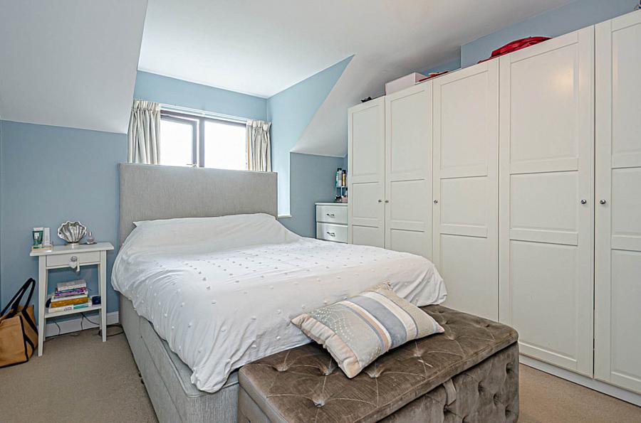 2 Thornhill Grove
