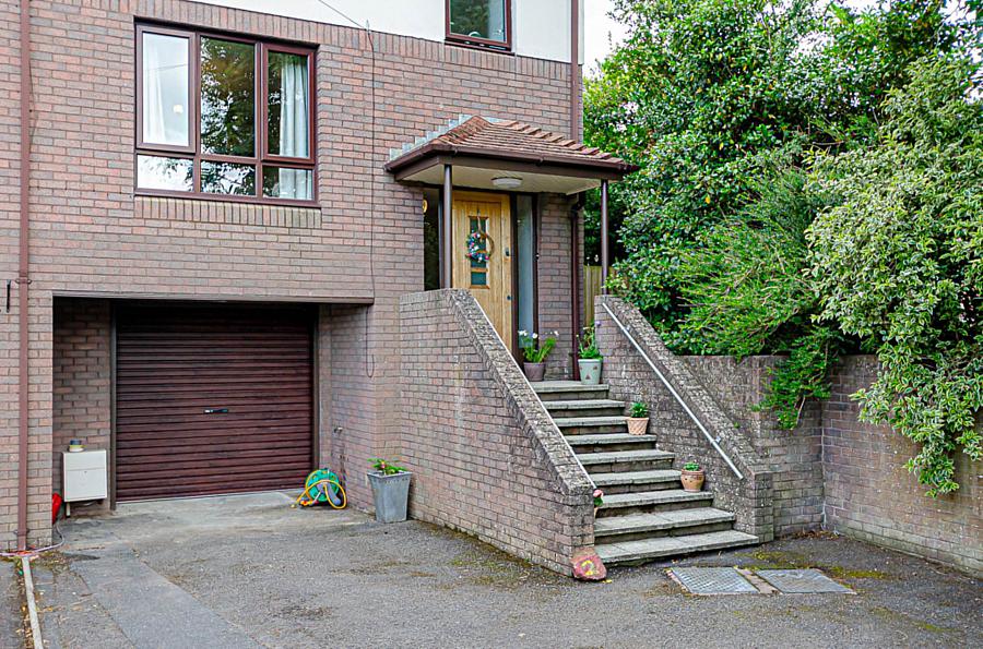 2 Thornhill Grove