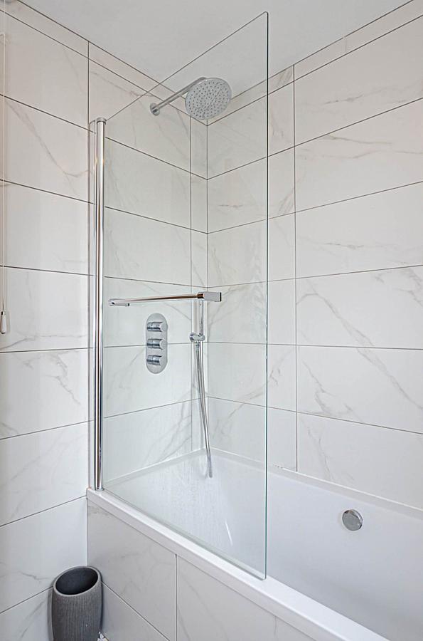 2 Thornhill Grove