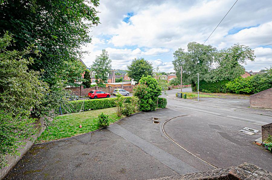 2 Thornhill Grove