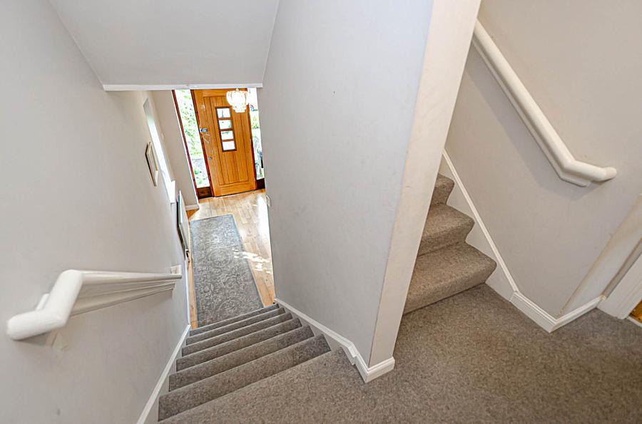 2 Thornhill Grove