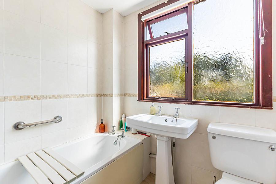 81 Orchardville Gardens