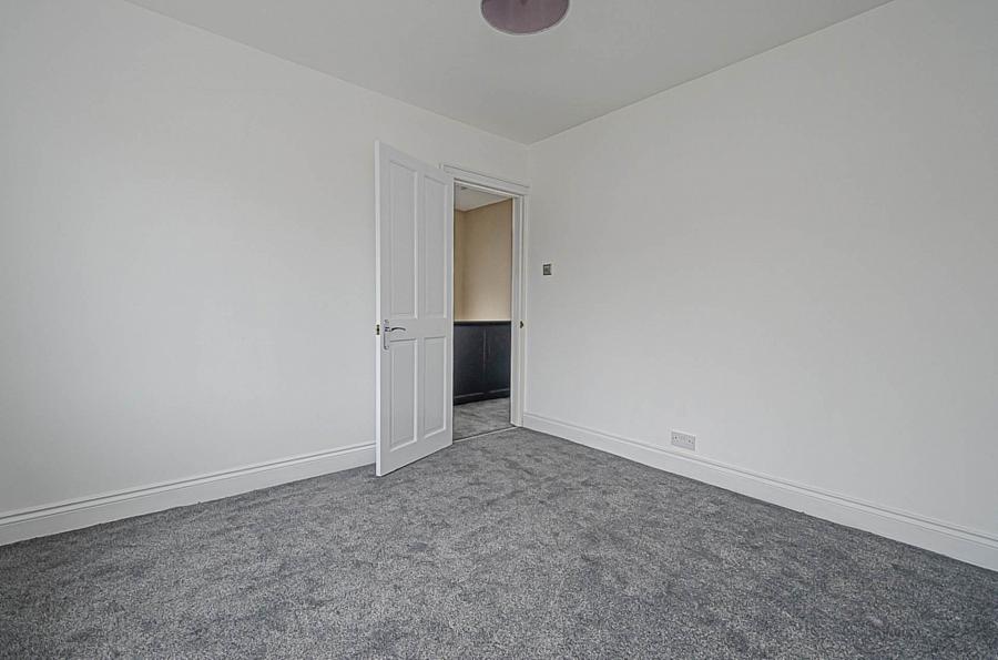 15 Glensharragh Gardens
