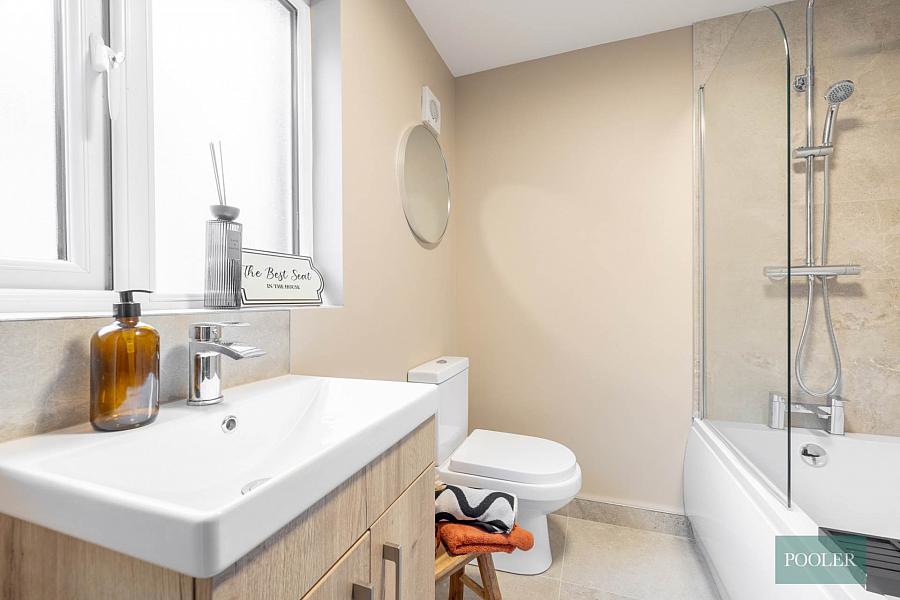 229 Ravenhill Avenue