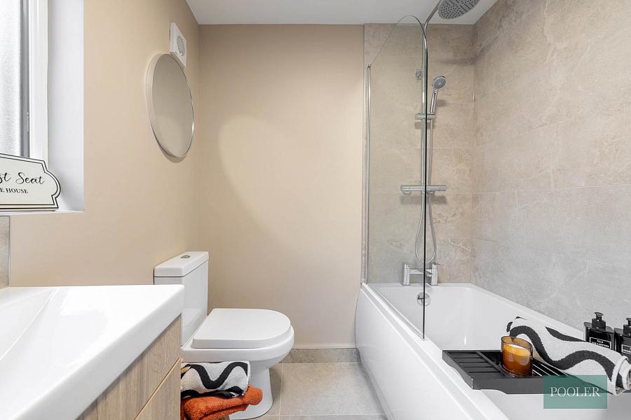 229 Ravenhill Avenue