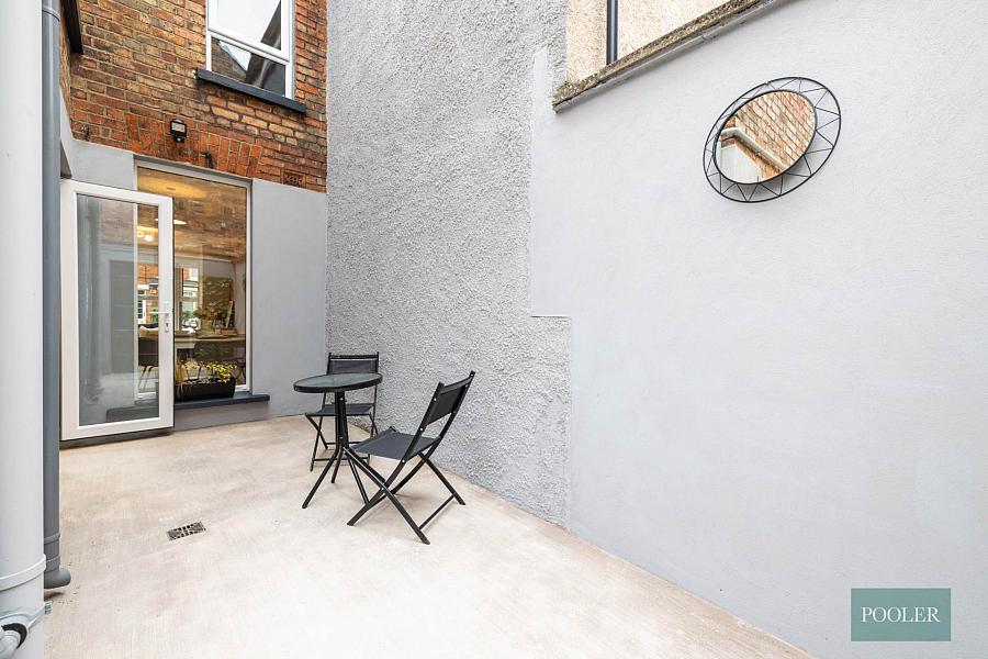 229 Ravenhill Avenue