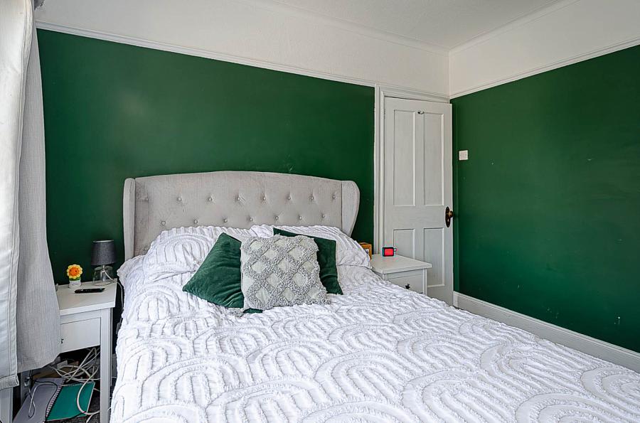 31 Hillsborough Parade