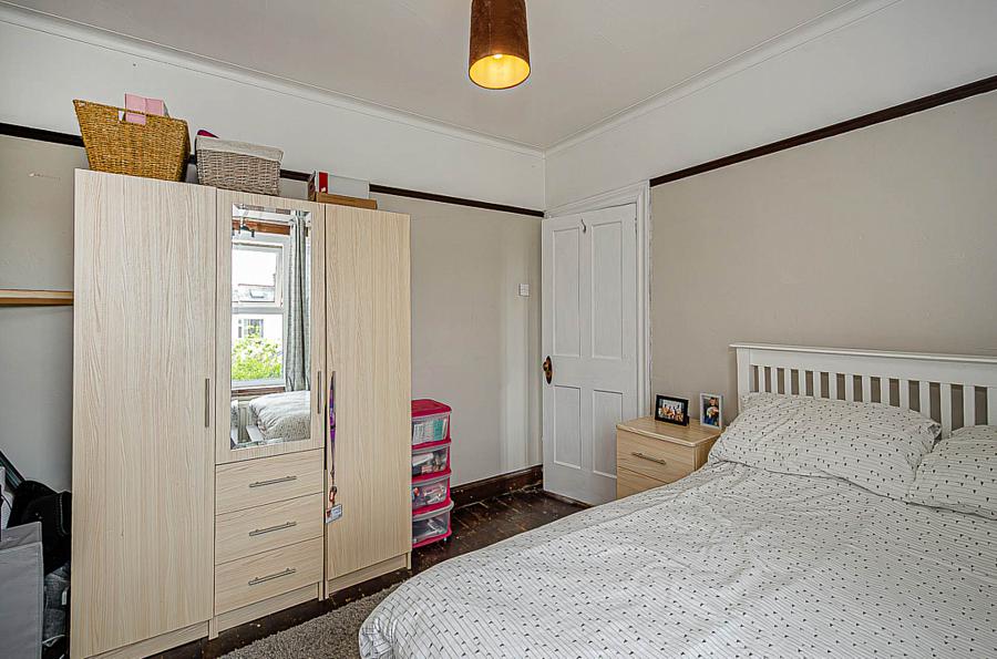 31 Hillsborough Parade