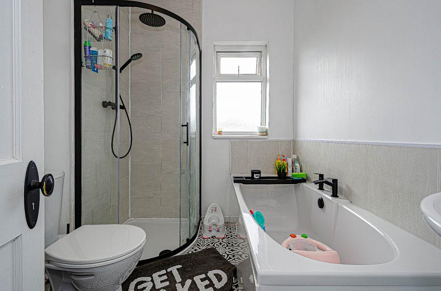 31 Hillsborough Parade