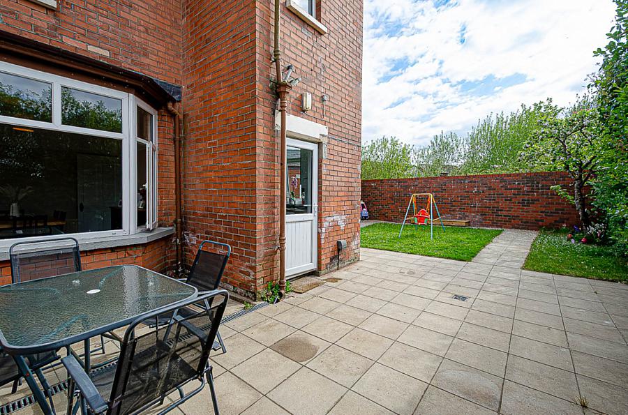 31 Hillsborough Parade