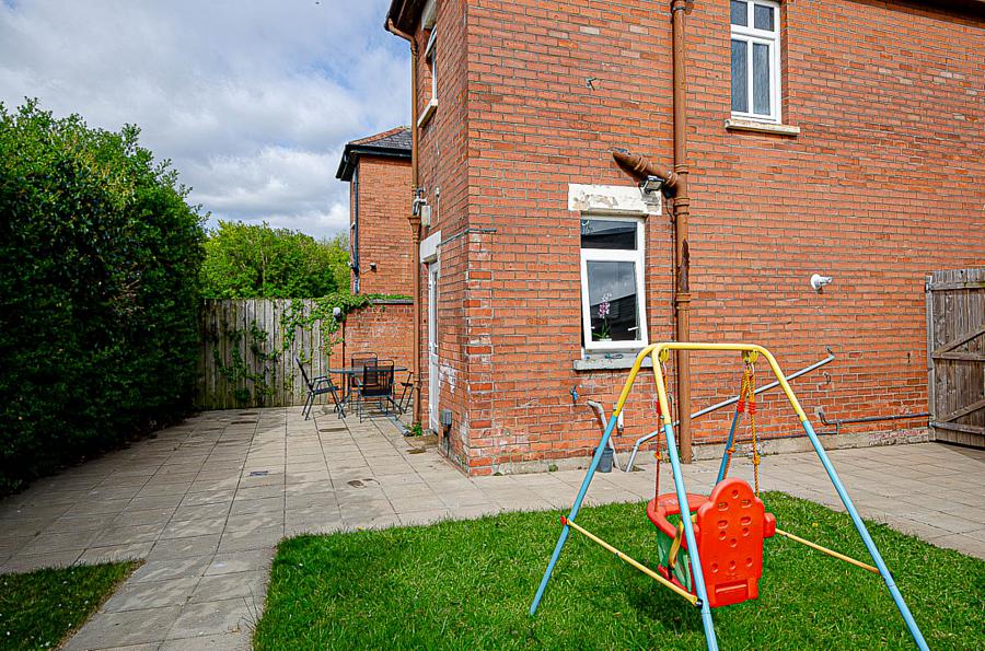 31 Hillsborough Parade