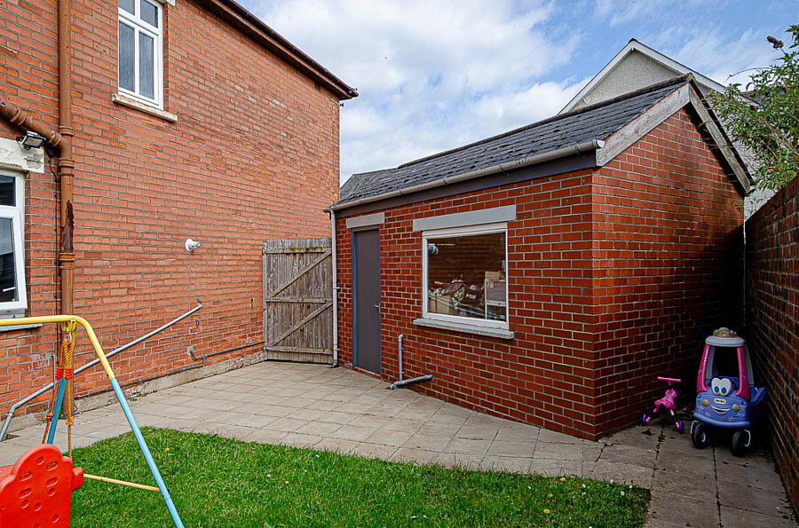 31 Hillsborough Parade