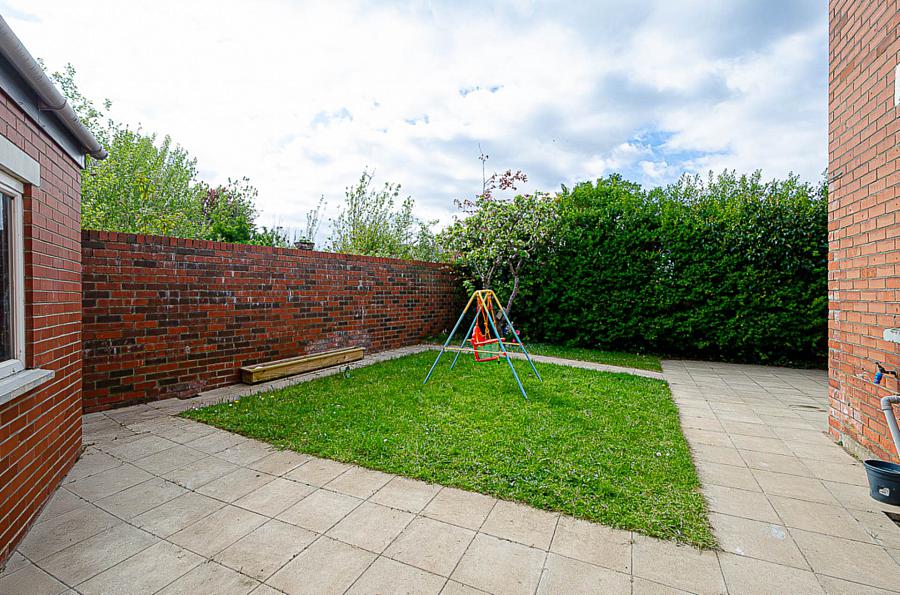 31 Hillsborough Parade