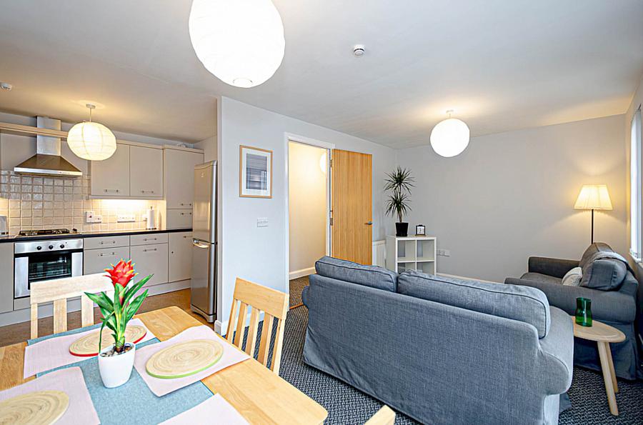 Apt 5, 133 Woodstock Road