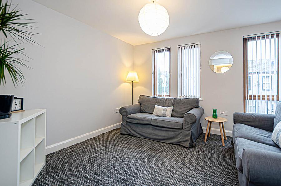 Apt 5, 133 Woodstock Road