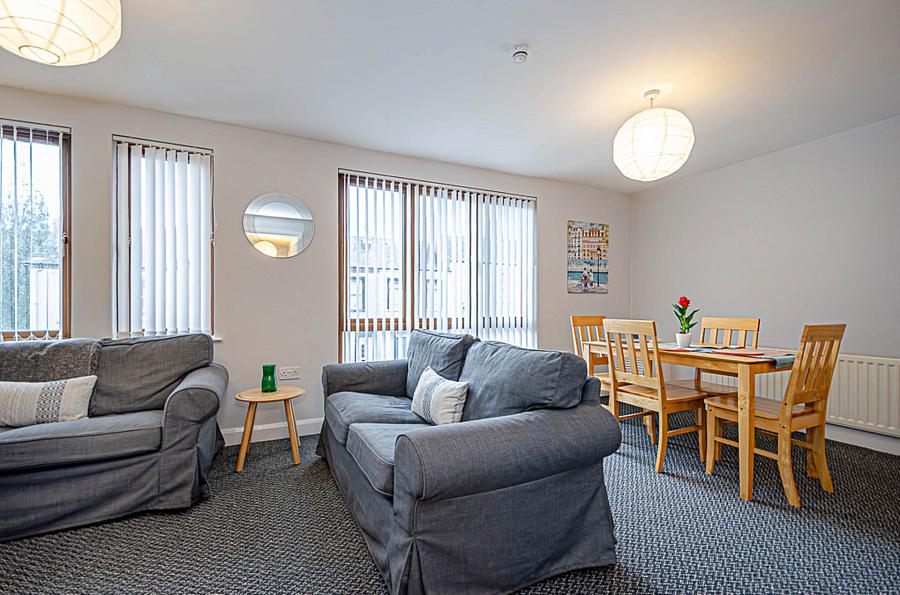 Apt 5, 133 Woodstock Road