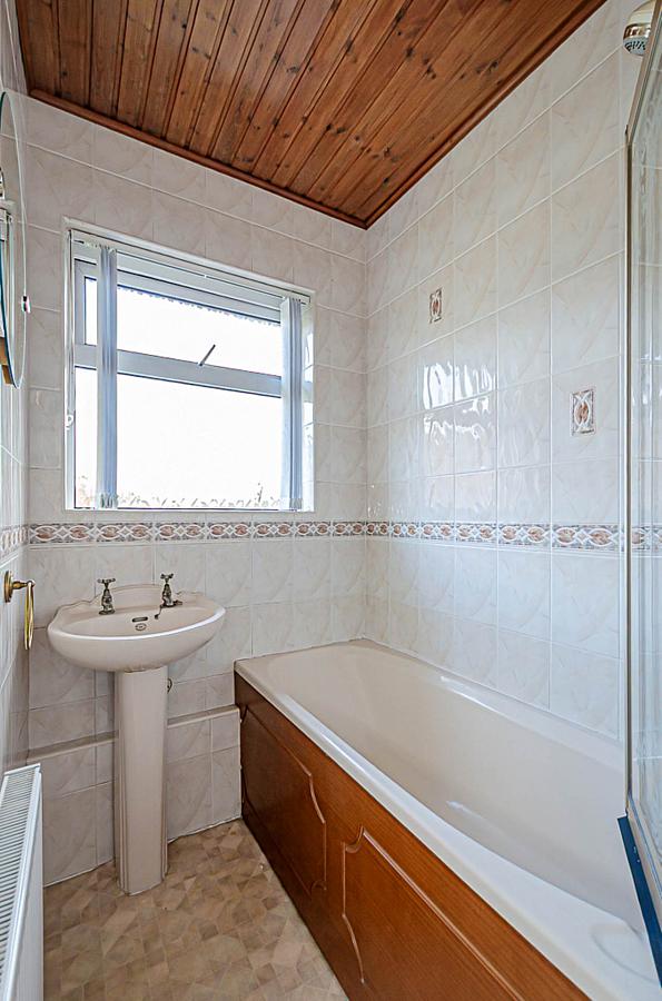 60 Ravenhill Gardens