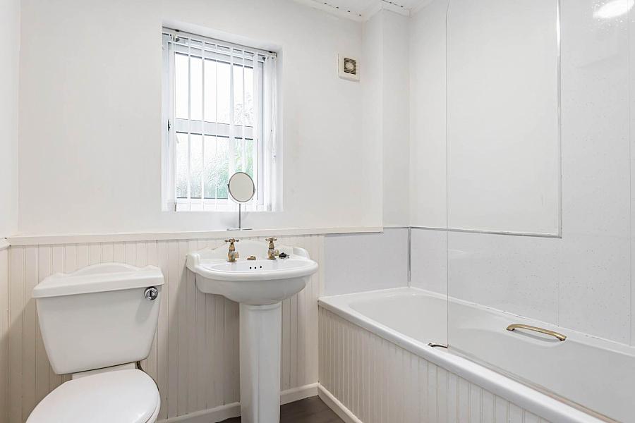 40 Ardenlee Crescent 40 Ardenlee Crescent