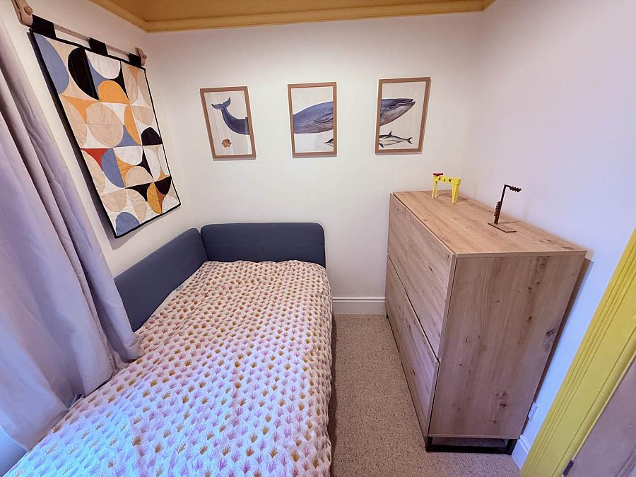 12 Gibson Park Gardens