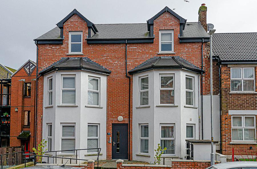 Apt        The Mount, Belfast, BT5 4ND